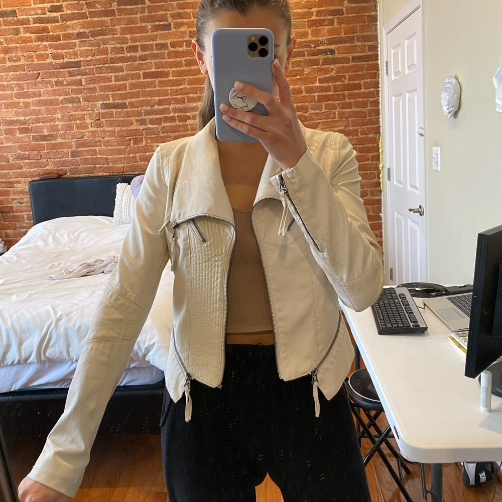 White solemio leather jacket